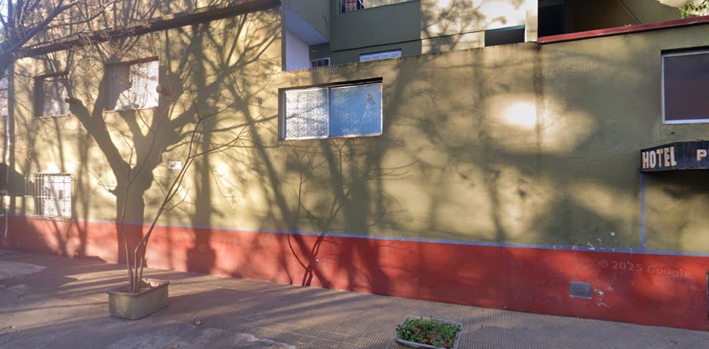 Fachada del Hotel Plaza en Street View
